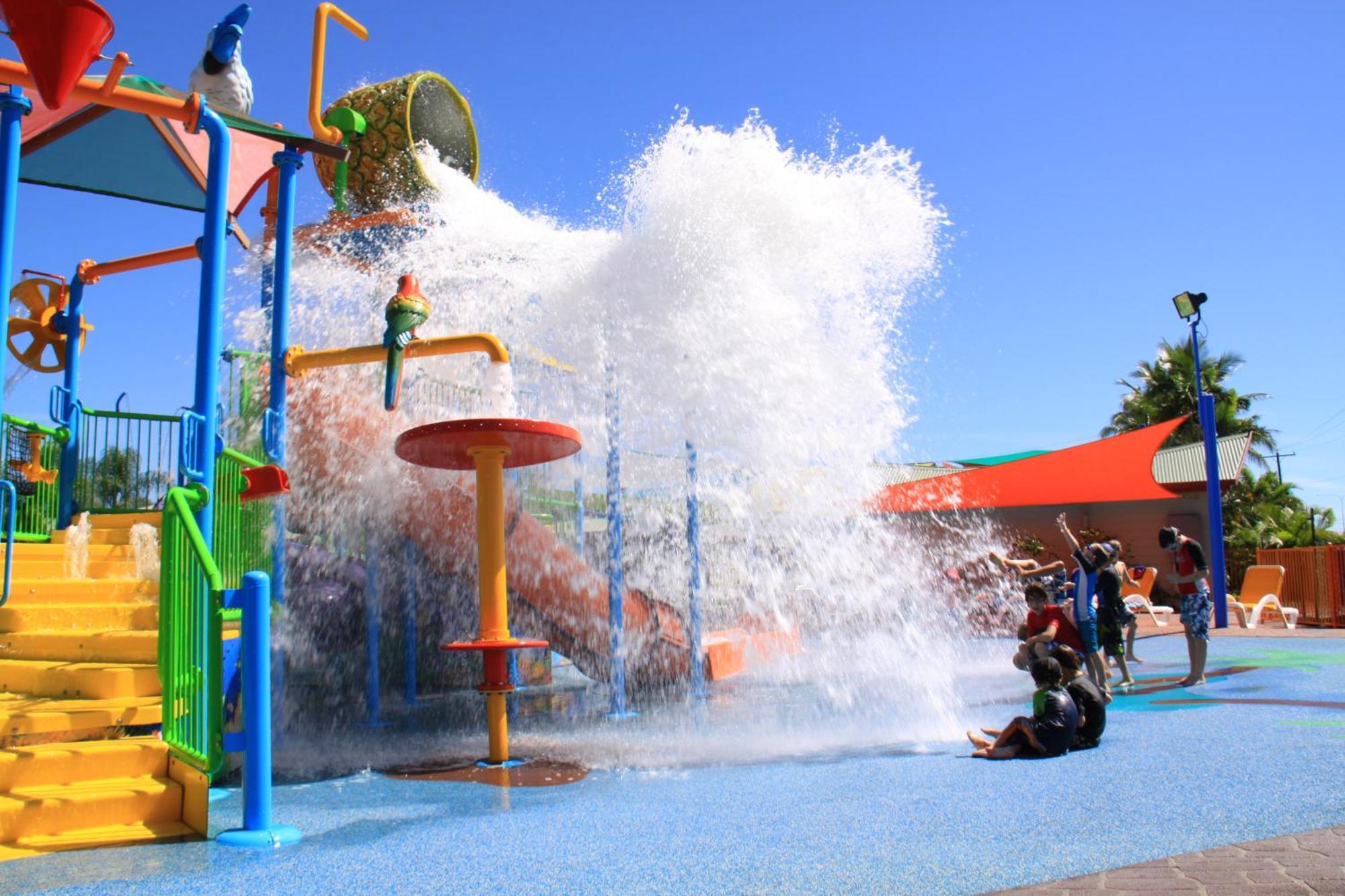 Ingenia Holidays Cairns Coconut Extérieur photo Wet 'n' Wild Water Park