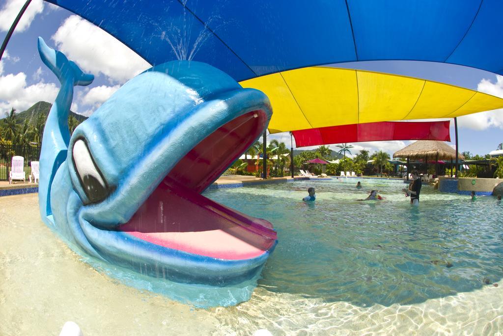Ingenia Holidays Cairns Coconut Extérieur photo The whale fountain at Wet 'n' Wild