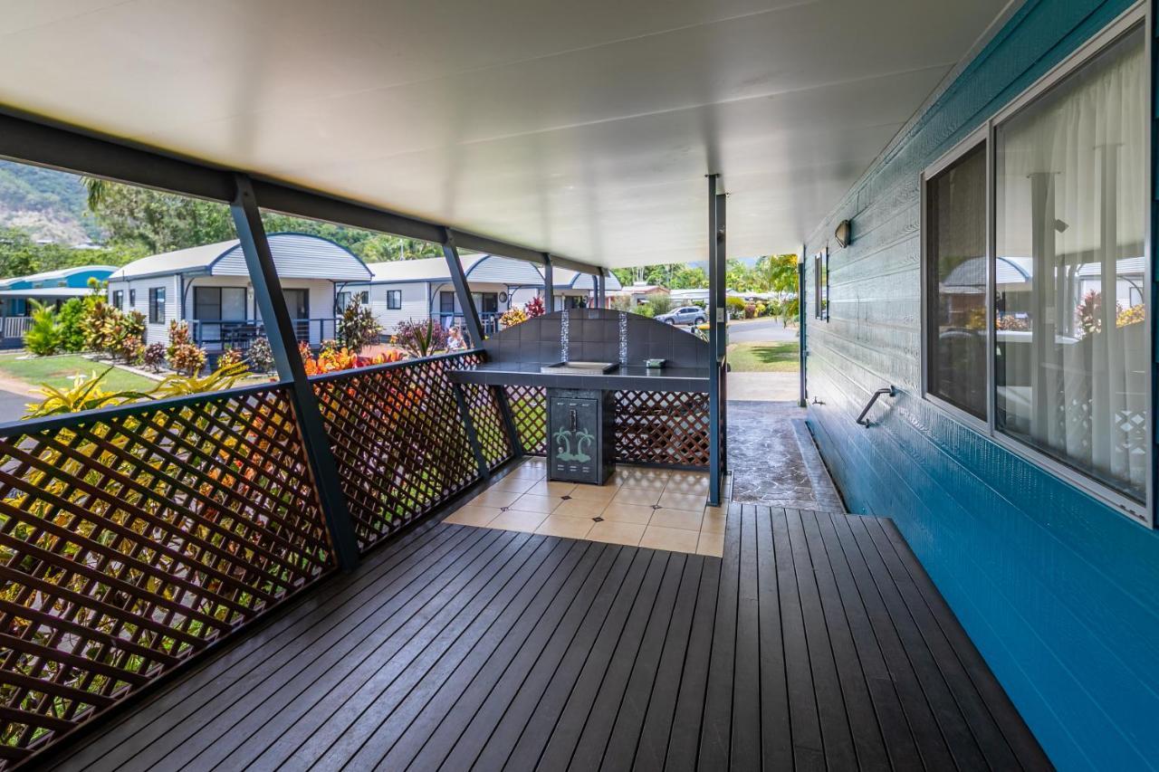 Ingenia Holidays Cairns Coconut Extérieur photo A veranda in Australia