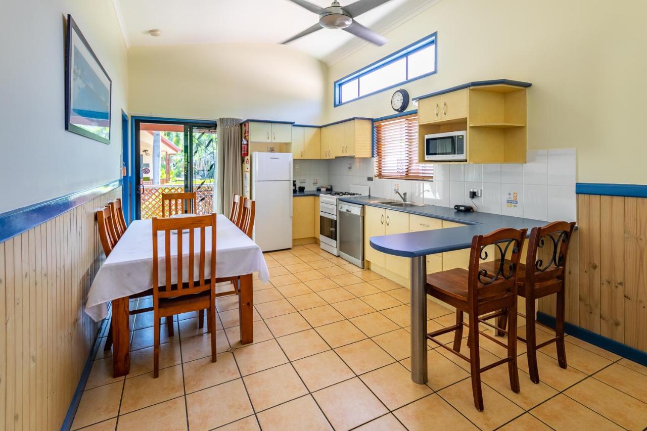 Ingenia Holidays Cairns Coconut Extérieur photo A typical kitchen